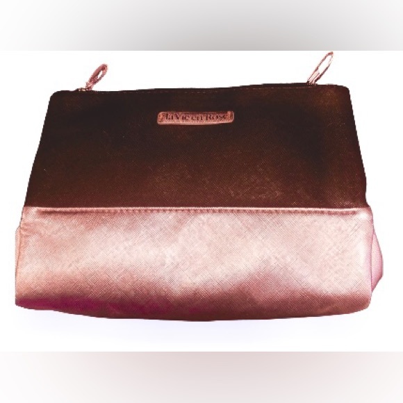 La Vie En Rose Cosmetic Bag NWOT Metallic Pink/Rose Gold - Picture 2 of 11